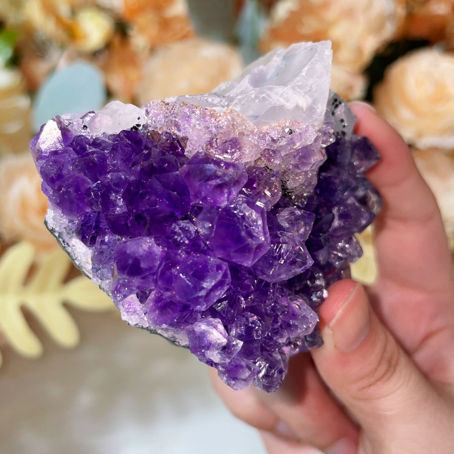 Amethyst with calcite freefrom