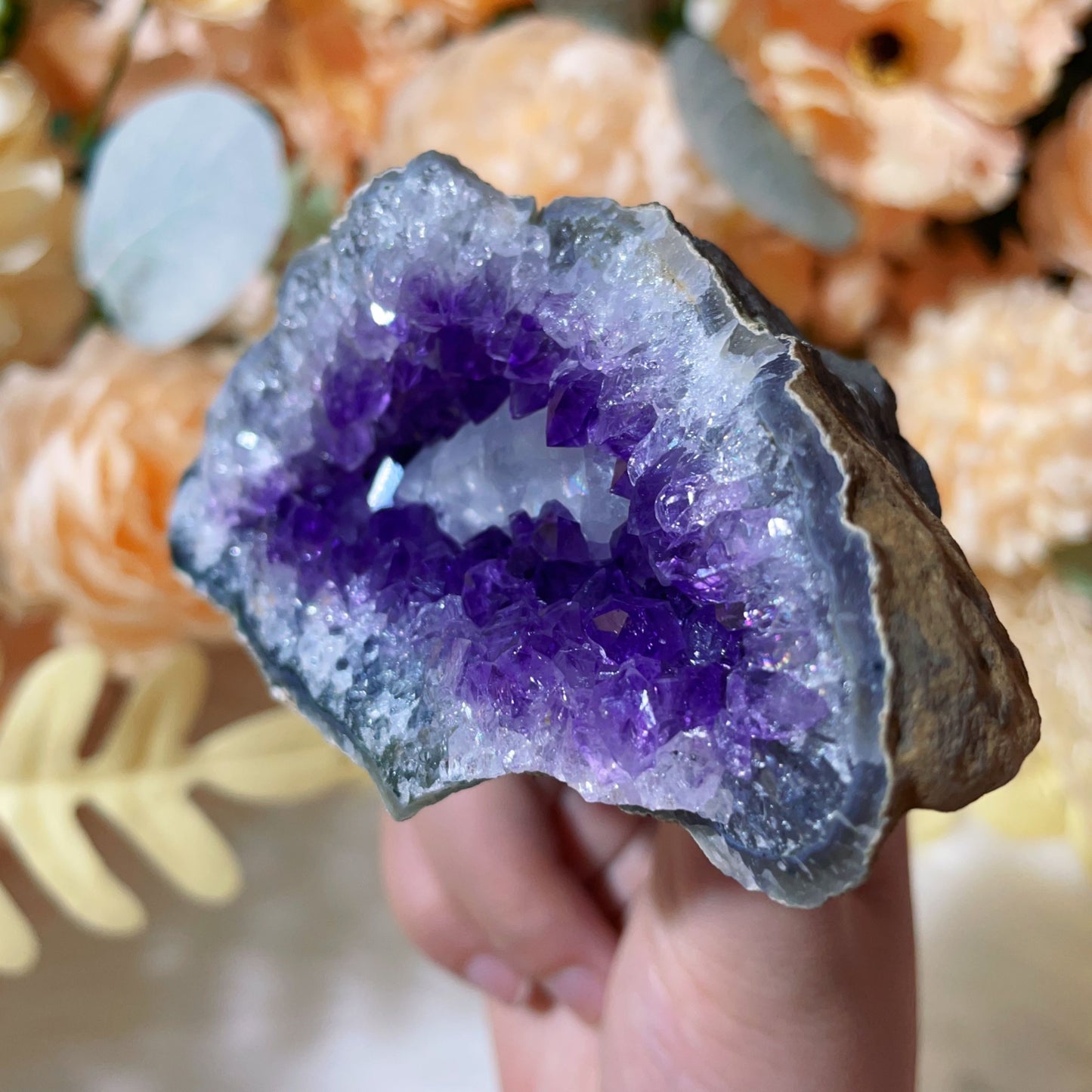 Amethyst with calcite freefrom